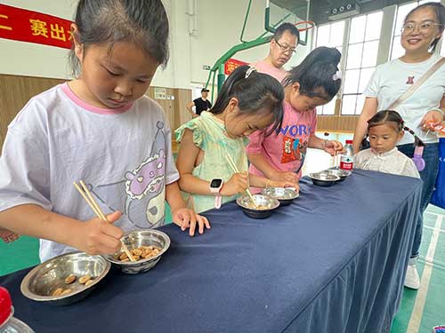 “缤纷童年 快乐六一”上海开运体育(中国)官方网站举办亲子活动(图3)