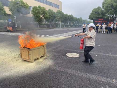 “人人讲安全、个个会应急”——上海开运体育(中国)官方网站开展“安全月”消防演习活动(图5)